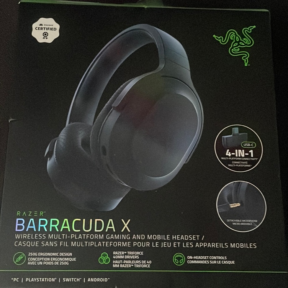BARRRACUDA X RAZER headphones